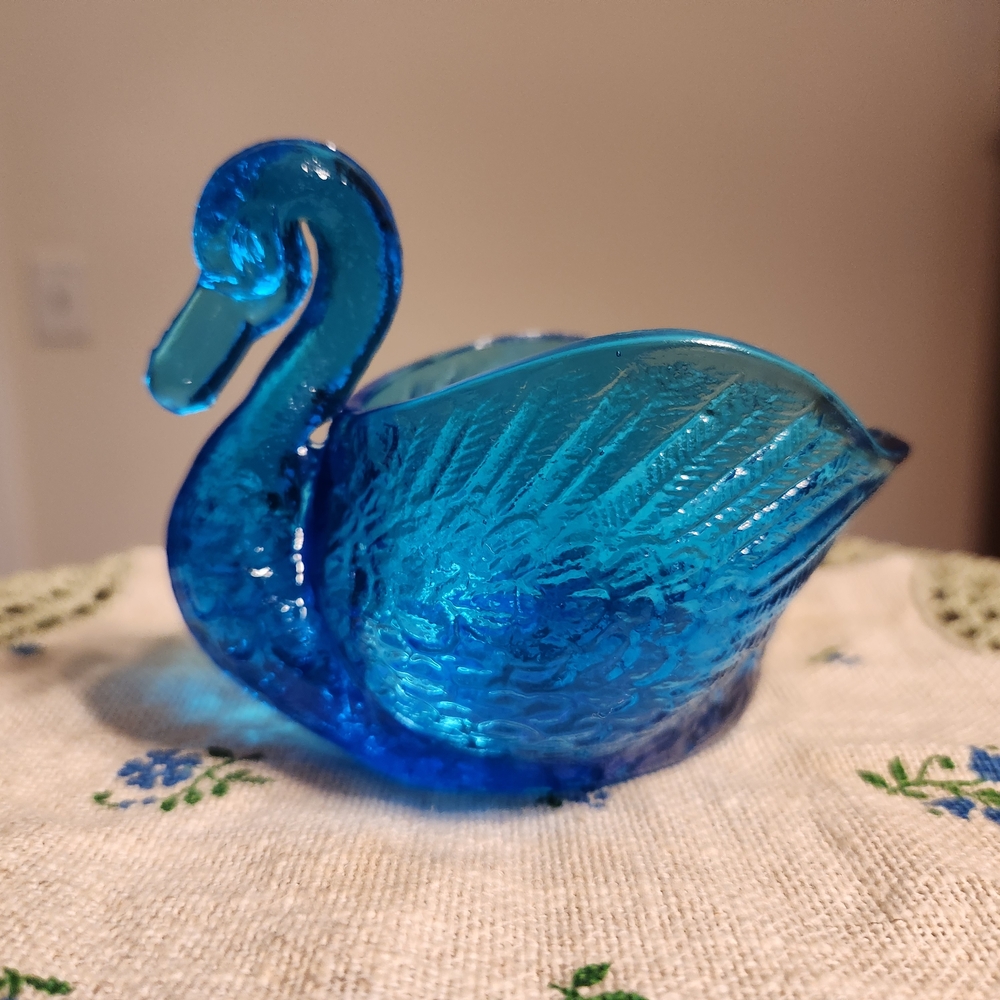 Vintage L.E. Smith Blue Glass Swan Toothpick Holder/QTip Holder/Match Holder